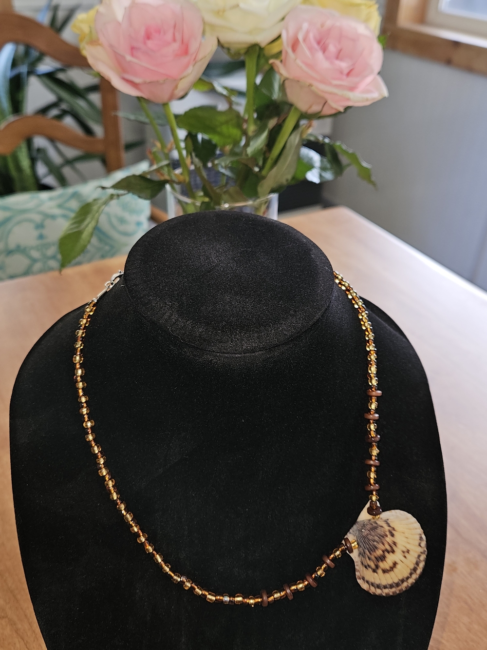 Handmade 100% Real Shell Pendant Necklace in Earthtones - Picture 4 of 7